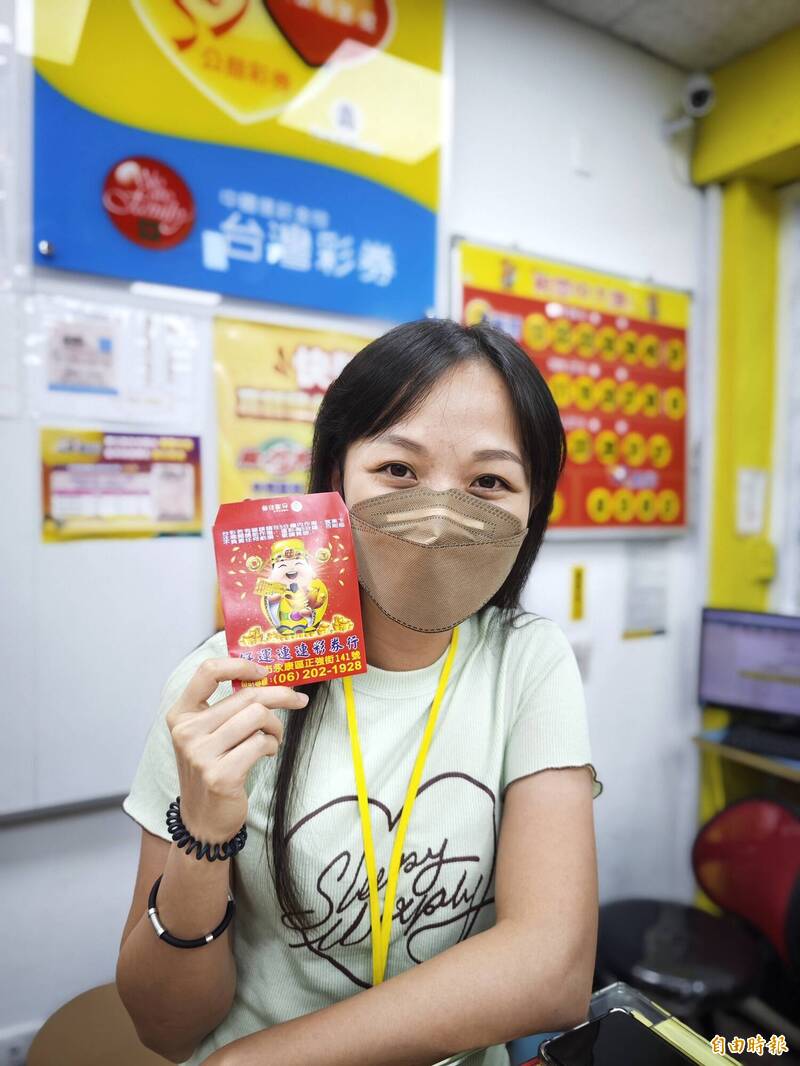 台南永康好運連連彩券行開出威力彩頭獎。(記者吳俊鋒攝) 台南永康好運連連彩券行開出威力彩頭獎。(記者吳俊鋒攝)