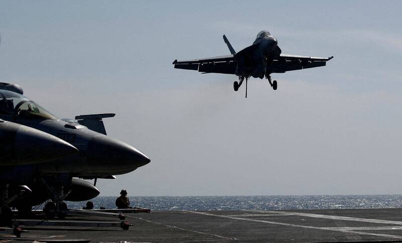 美軍南海墜機 中國趁機批美炫耀武力 破壞地區和平穩定
