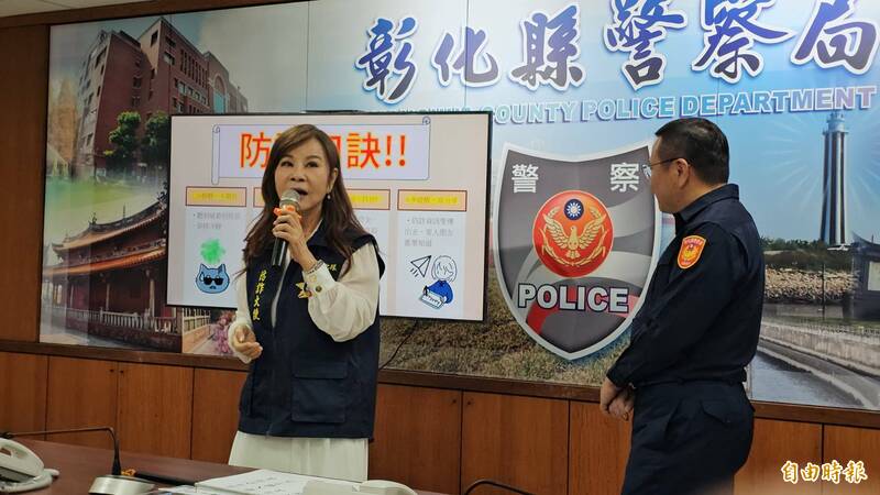 台语天后龙千玉化身防诈大使，分享打诈经验。（记者刘晓欣摄）