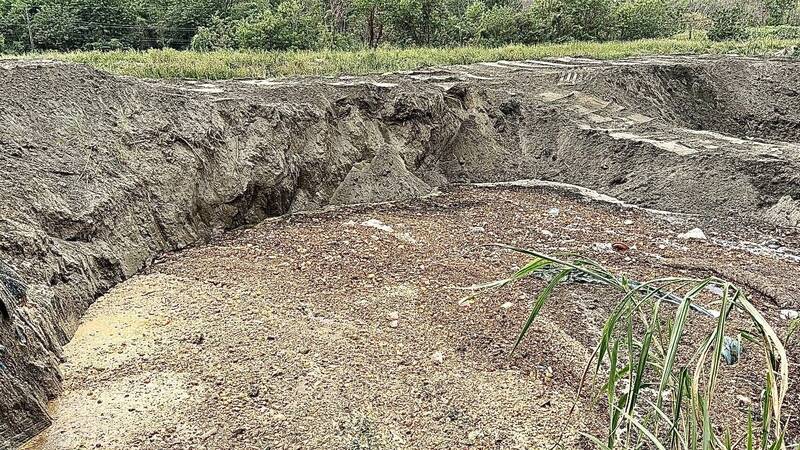霧峰掩埋場倒成「廚餘海」。(江和樹提供)