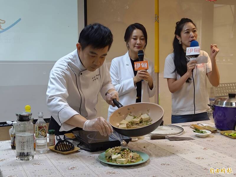 伊甸攜手型男主廚與美女營養師 推頤養好食讓長輩吃得美味又健康