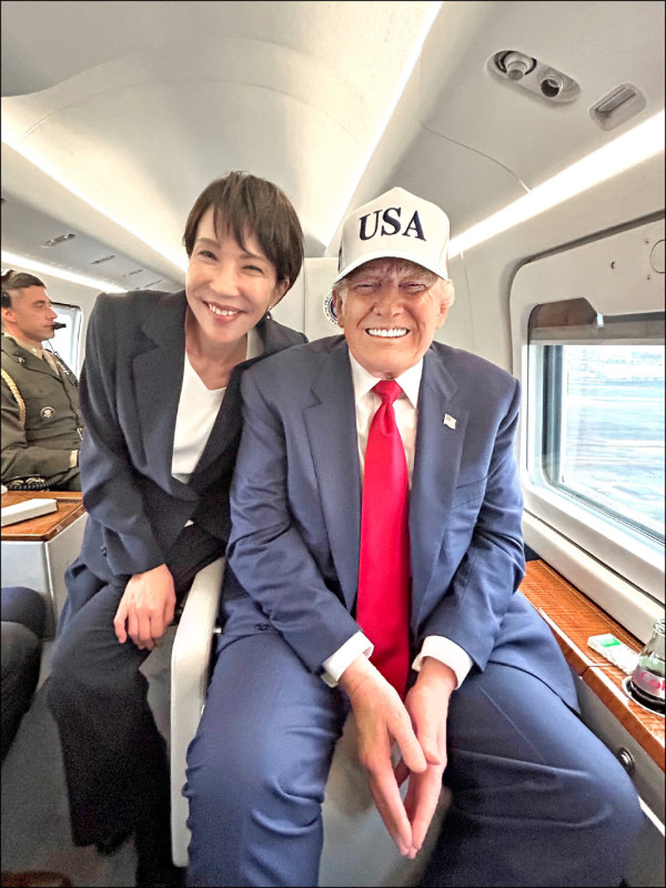 川普高市共搭陸戰隊1號 重現美日友誼