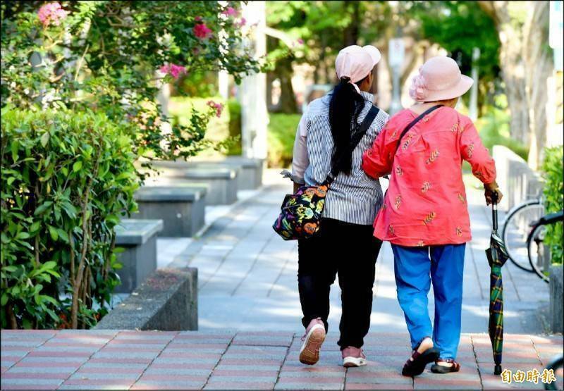 台北市60歲以上逾7成有自有住宅  5年獨居者增3.5個百分點