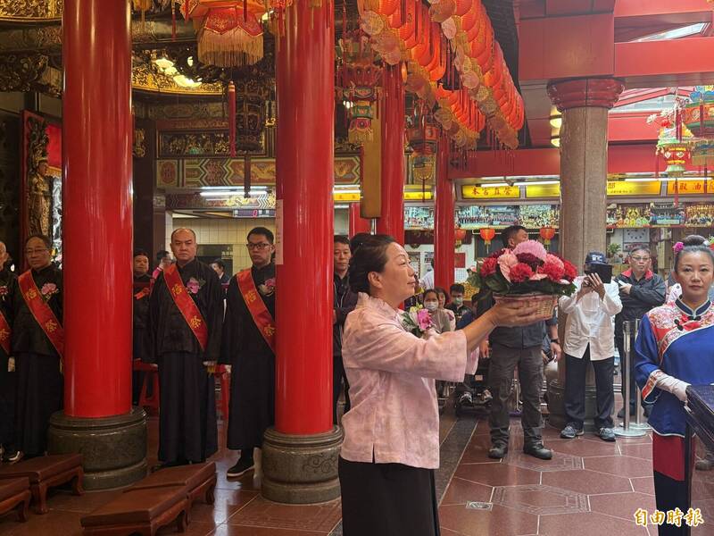 不顧花蓮光復災區去哪了? 徐榛蔚一早現身松山慈祐宮