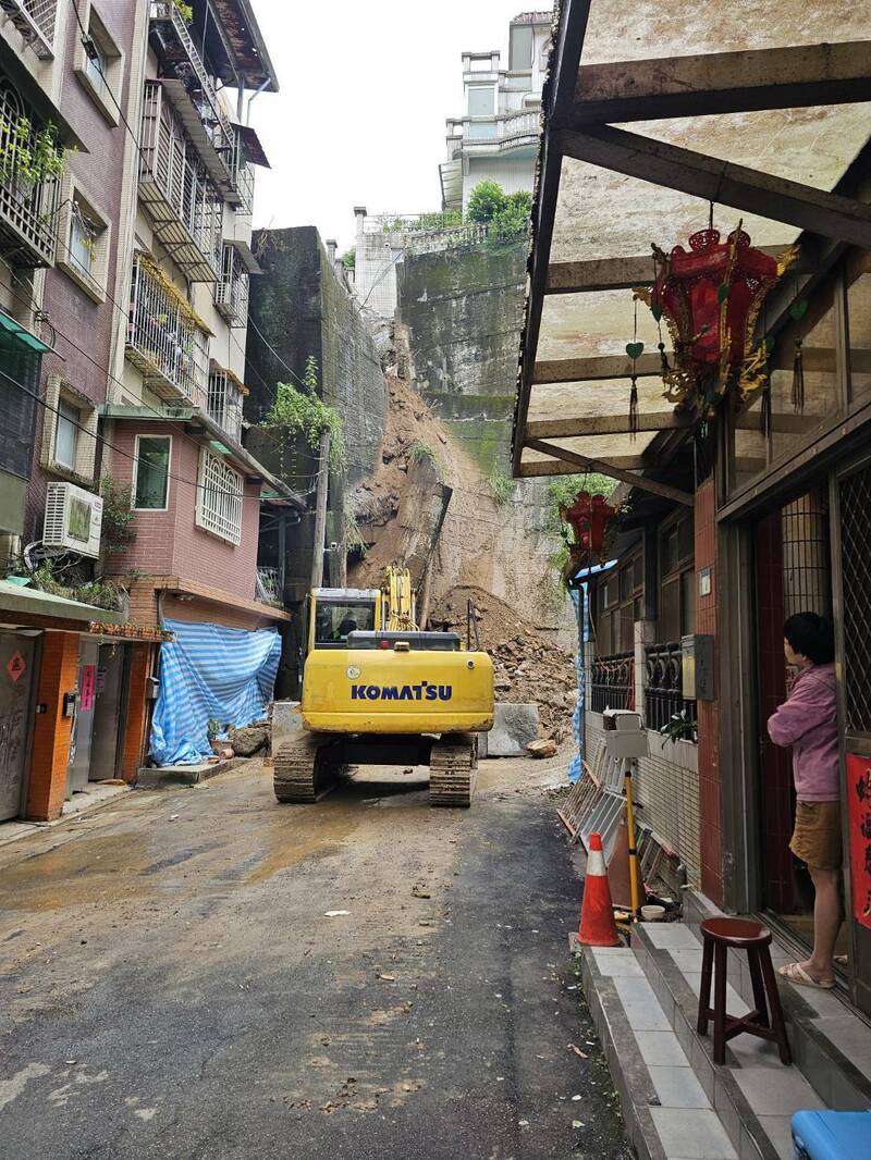 新店錦秀社區邊坡穩定 19人今可返家