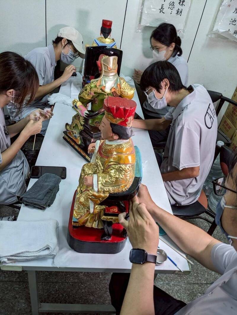 光復洪災重創百年古剎保安寺 台師大團隊投入災後文物搶救