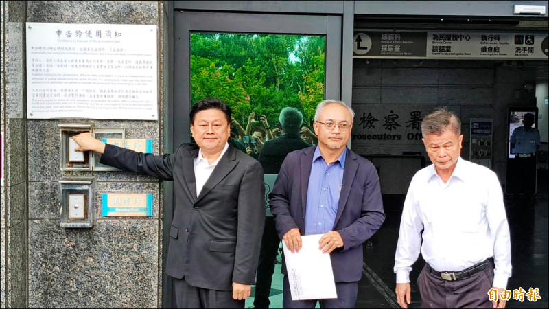 光復鄉重建座談 議長踹桌抗議》傅告張峻涉刑法傷害等罪