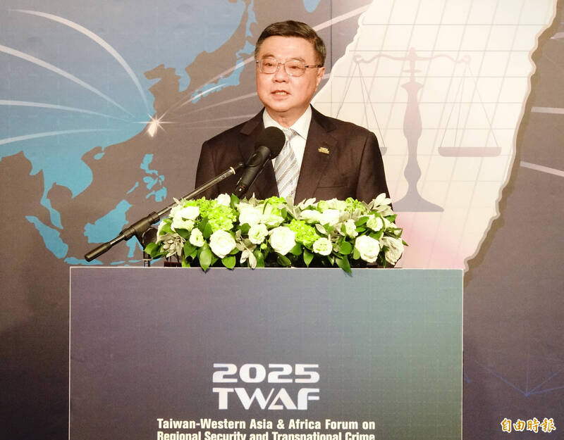 行政院长卓荣泰出席调查局「台湾亚非论坛-区域安全与跨境犯罪国际研讨会开幕式」并致词(记者田裕华摄) 行政院长卓荣泰出席调查局「台湾亚非论坛-区域安全与跨境犯罪国际研讨会开幕式」并致词(记者田裕华摄)