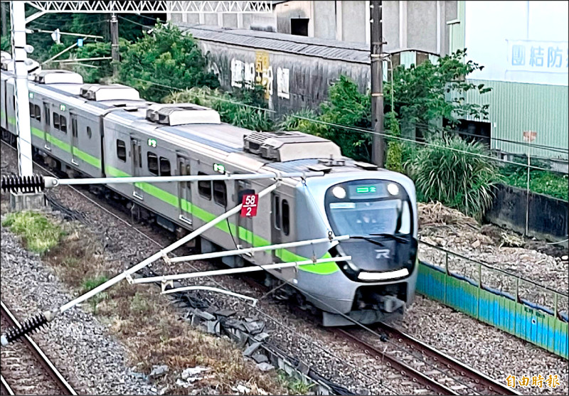 桃園敬老卡搭台鐵 明年單趟補助增至70元