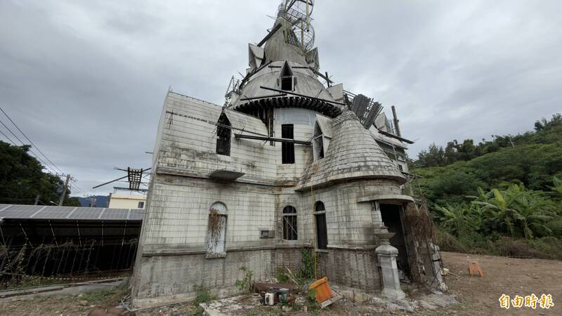 台東謎樣城堡要賣了 屋主：這是父親的夢想「不是我的」