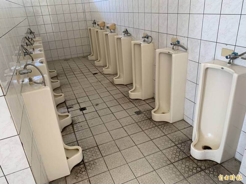 金變態！趁男高中生小便「接手飲用」 日本57歲阿北被逮