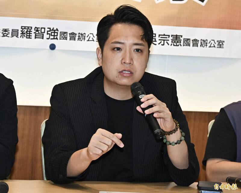 羅廷瑋助理群組稱「台中非洲豬瘟沒豬瘟症狀」 江肇國：盧秀燕乾兒子人馬四處造謠