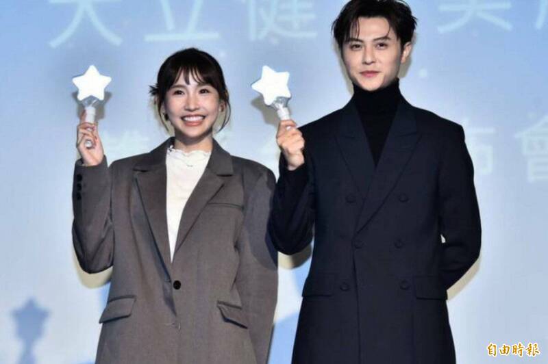 衰捲粿粿出軌風波！「草仔粿」奶茶遭網揶揄神預言 一沐日神回應被讚翻