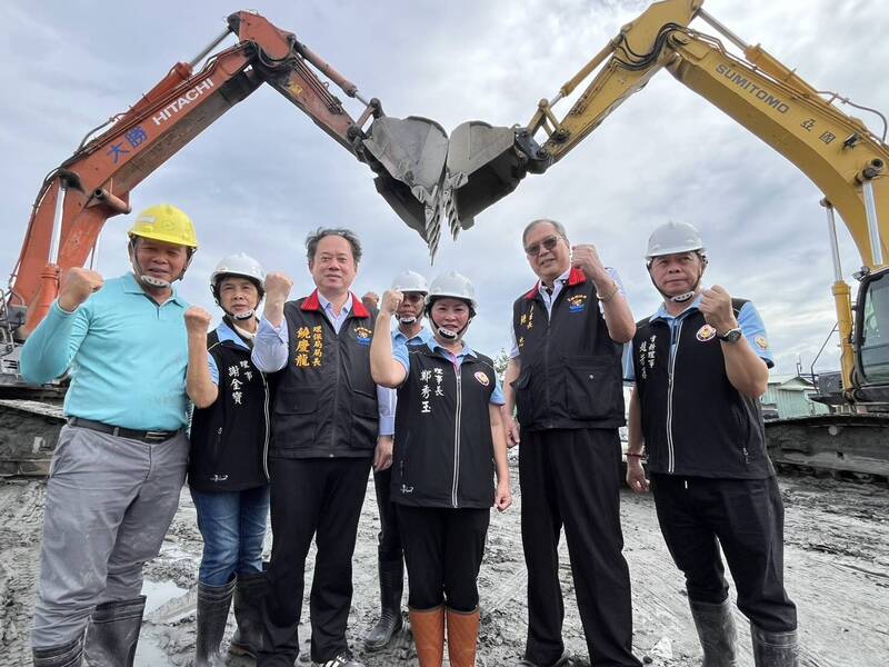 燕子口堰塞湖降壩決堤有他相助 「重機超人」黃國寶藝高人膽大