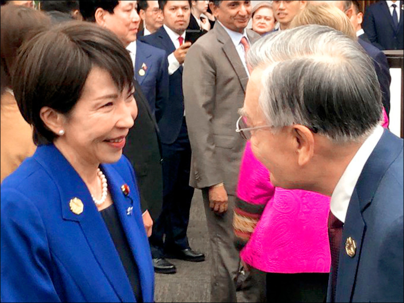 APEC峰會 林信義與高市交談