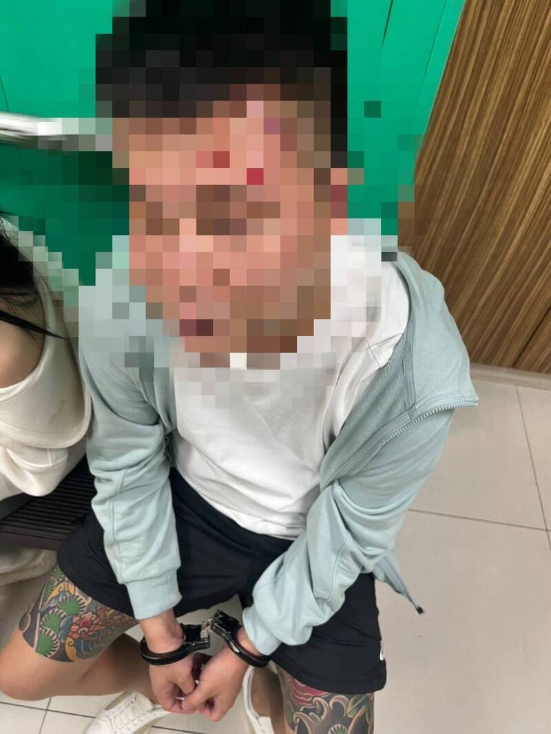 薛男酒测值达0.4毫克,询后依公共危险罪嫌送办。(记者陆运锋翻摄) 薛男酒测值达0.4毫克,询后依公共危险罪嫌送办。(记者陆运锋翻摄)