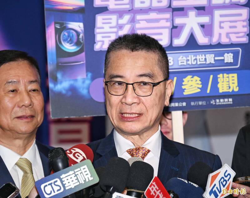 鄭麗文批國防預算「太多了」 徐國勇示警:國無兵恆亡