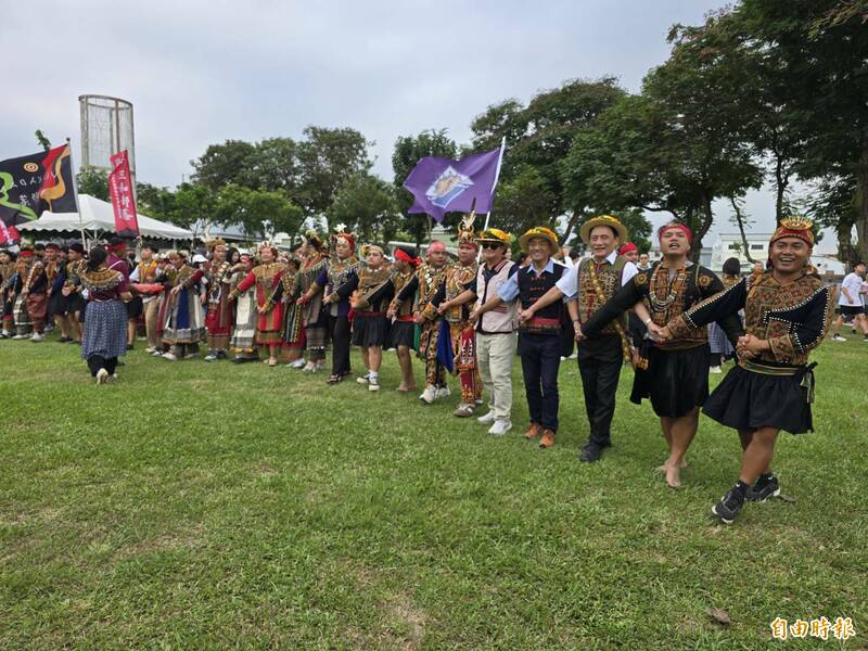 屏東南島文化節千人圍舞 市集、音樂、美食湧動「原」力