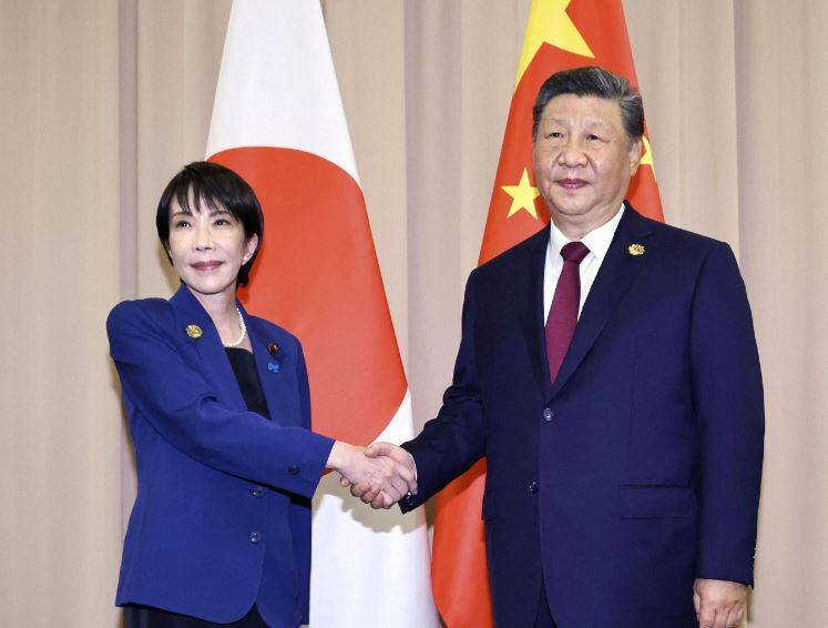 高市早苗和習近平握手!兩人「微妙」表情掀X熱議