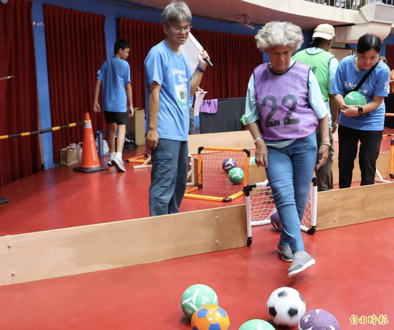高雄首屆樂齡運動會登場 400多位銀髮長輩健康運動