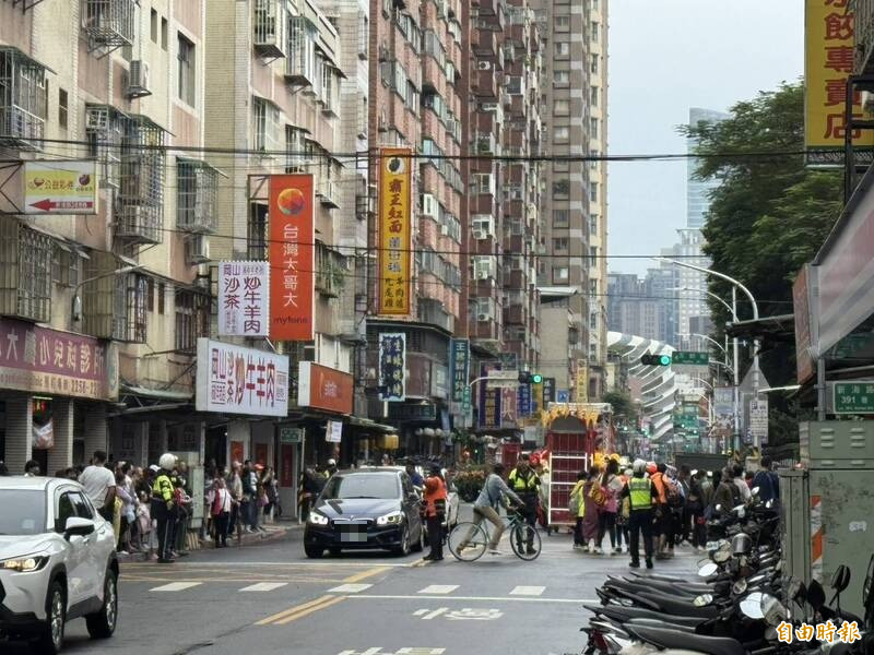 白沙屯媽祖遶境、幫派公祭2專案維安趕場 新北海山220警疲奔命