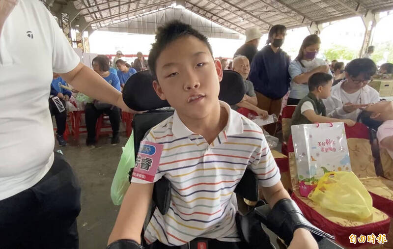 國際身障日》彰化表揚167組特教勇者 千萬復康巴士助行