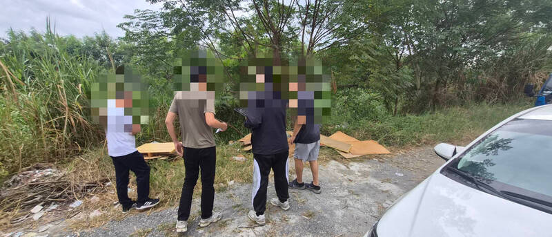 抓到了！亂丟棧板、廢玻璃進貓羅溪 印刷廠業者下場出爐