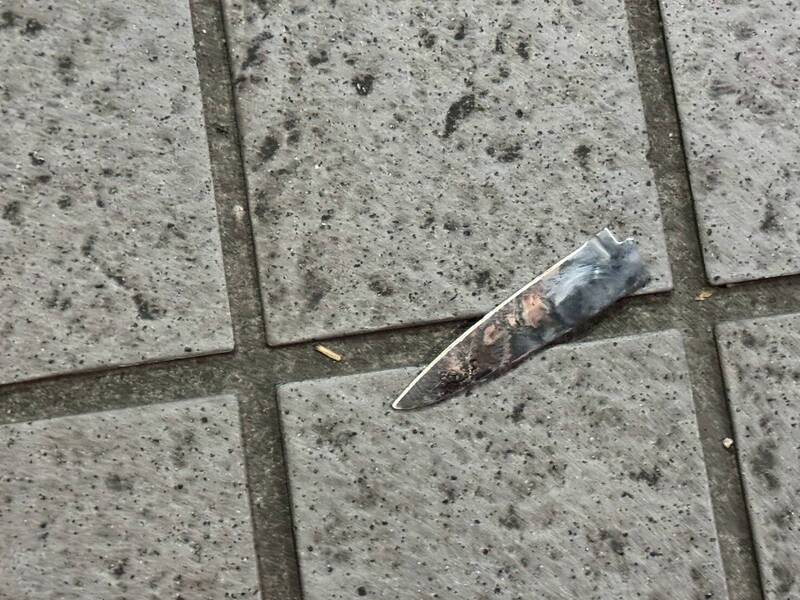 新北市三重惊传苏姓男子持刀到社区停车场伏击陈姓前女友姊妹，还挟持陈女到顶楼与警对峙，随后不慎坠落身亡。（记者吴仁捷翻摄）