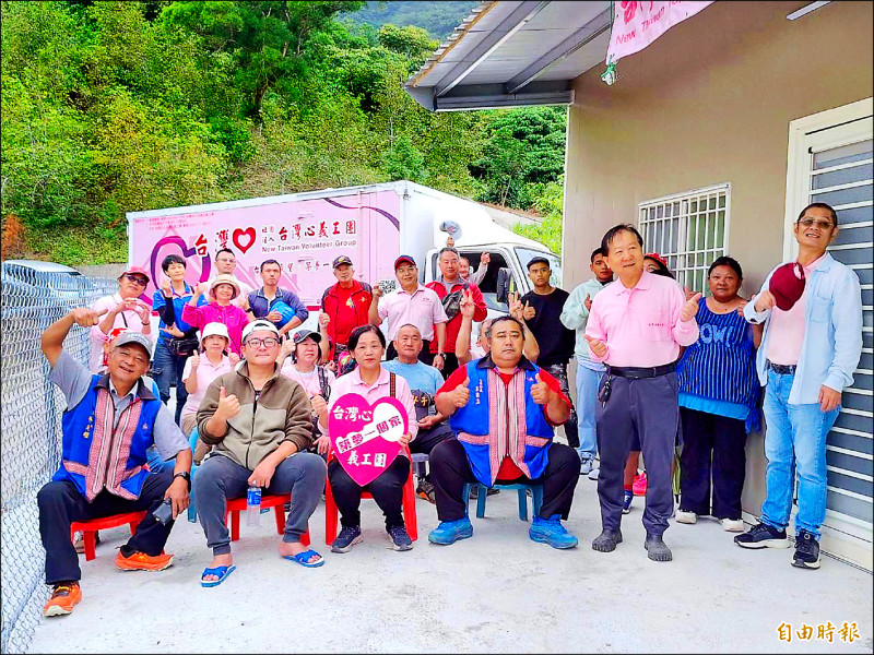 台灣心義工團築屋 母子4口迎新家