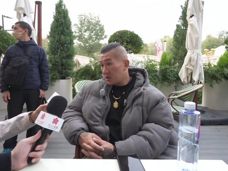 館長稱他在台灣企業1年產值有10億！ 因為民進黨打壓現在都沒了......