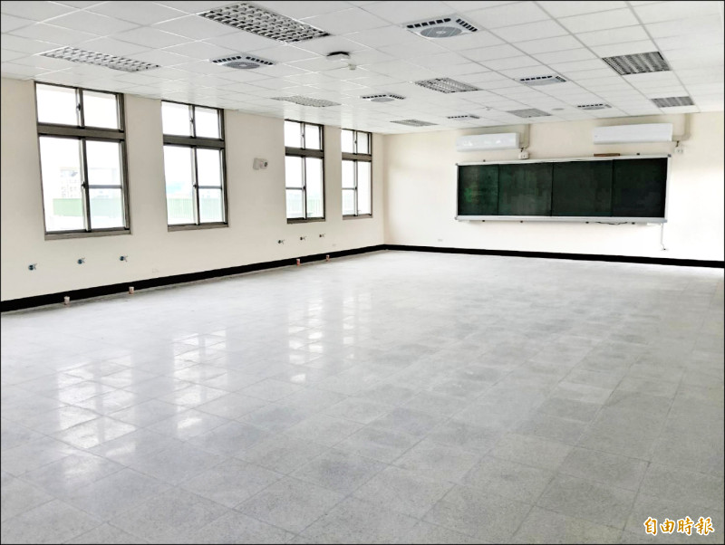 （竹縣）湖口高中設AI班 專科教室缺設備