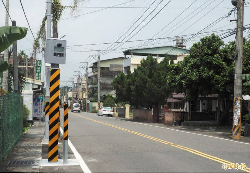 南投縣中寮鄉139線設有測速照相桿，避免車輛超速。（資料照）