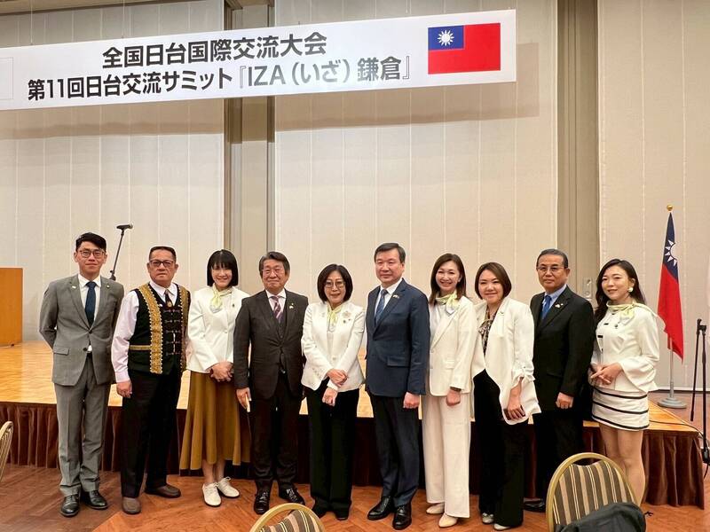台日高峰會「IZA鎌倉」登場 高雄議會「白黃搭」成嬌點