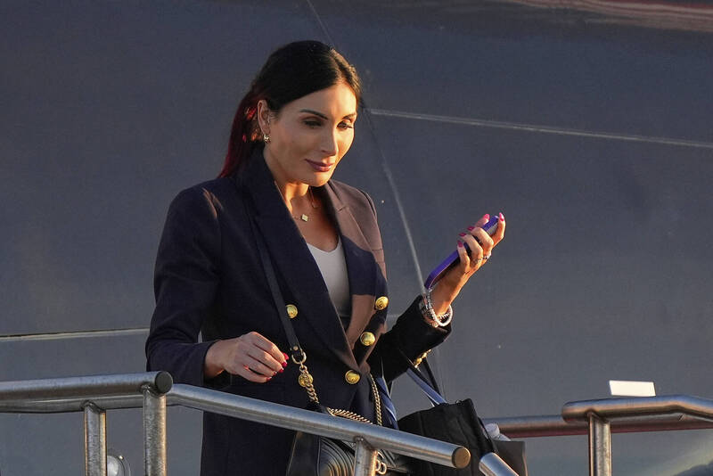 川普官員小心！ 極右網紅盧默採訪權 五角大廈批准了