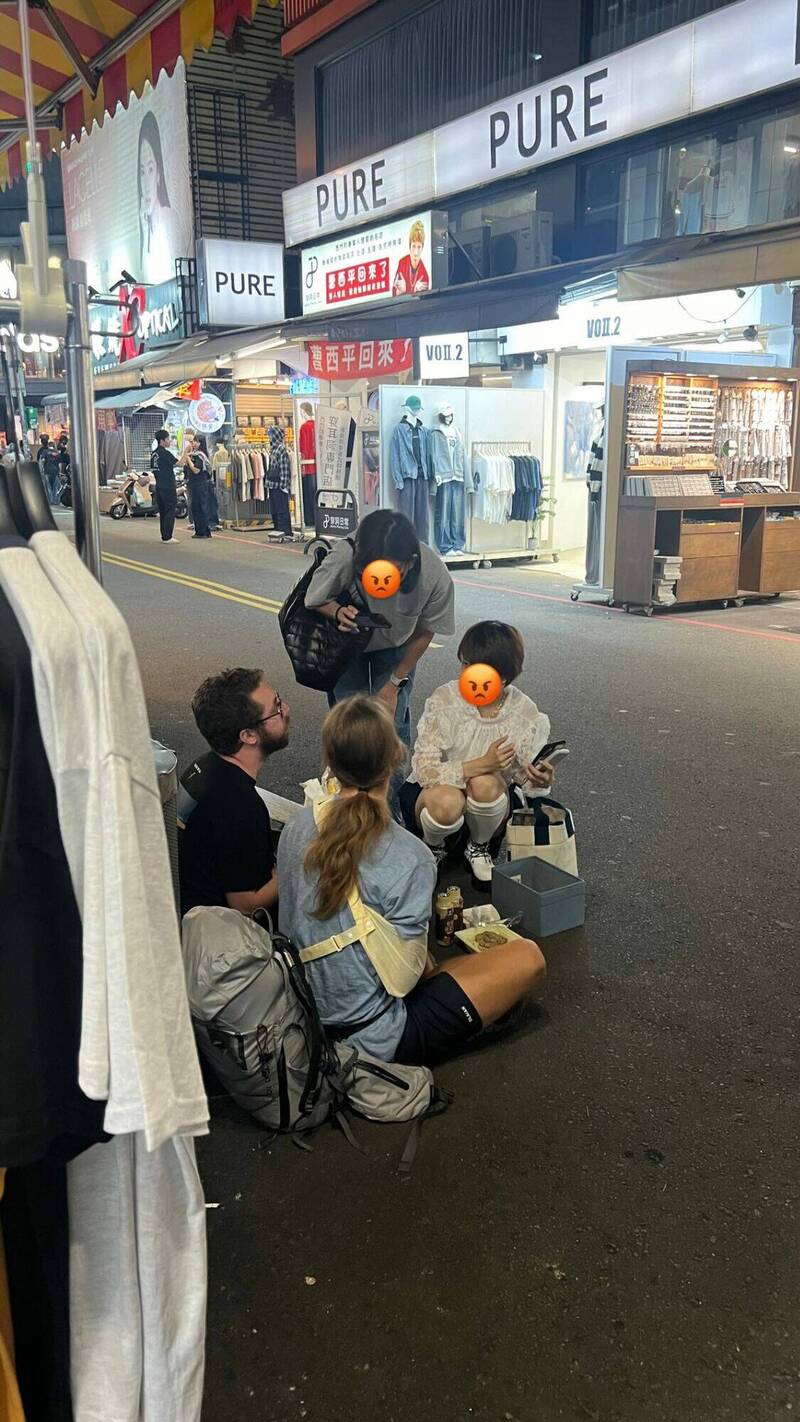 民众贴文指曾在台中一中商圈见到2人。（撷取自threads@pudding14221）