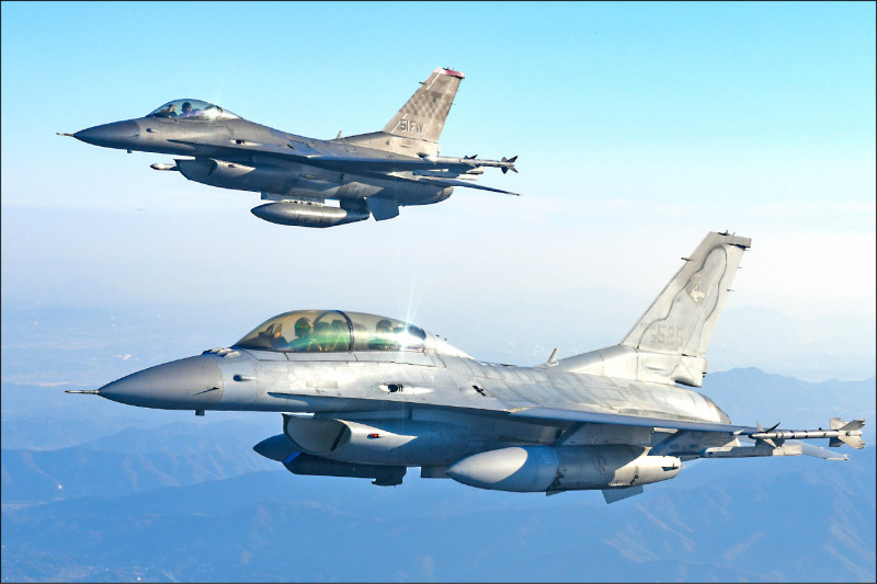 美韓最軍事高指揮官 首度共同執行飛行任務