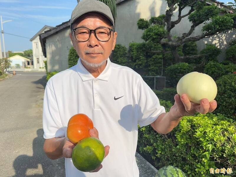 民俗專家廖大乙表示，立冬可準備圓形當令水果拜神，並先祈求國泰民安、風調雨順來轉運。（記者張協昇攝）