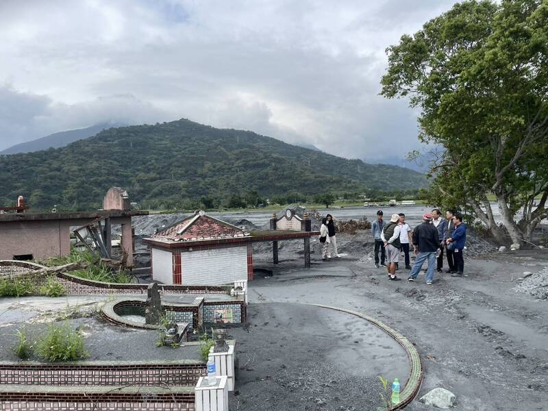 光復洪災縣府要求國軍挖墳墓、廁所 花蓮縣府:並無此事