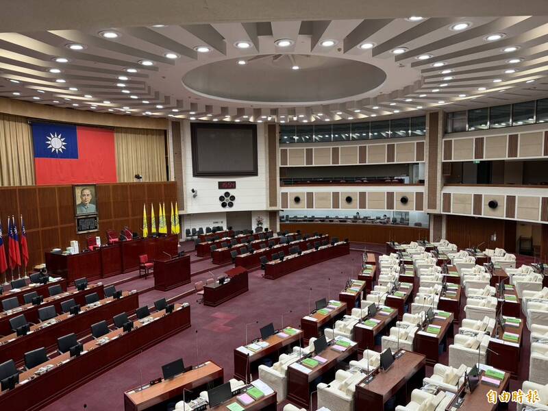 北市府總預算案今一讀，被綠營杯葛。（記者甘孟霖攝）