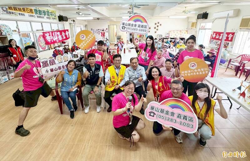 東石天使站已長期服務超過261位弱勢長輩。（東石天使站提供）