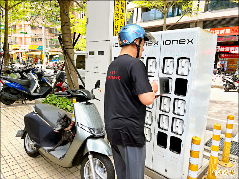 停車、換電站不足 基隆電動機車政策亂
