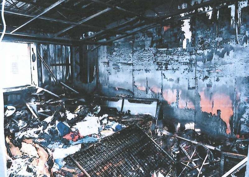 图为案发现场，游女与邓女同居住处被大火烧得几乎全毁。（资料照）