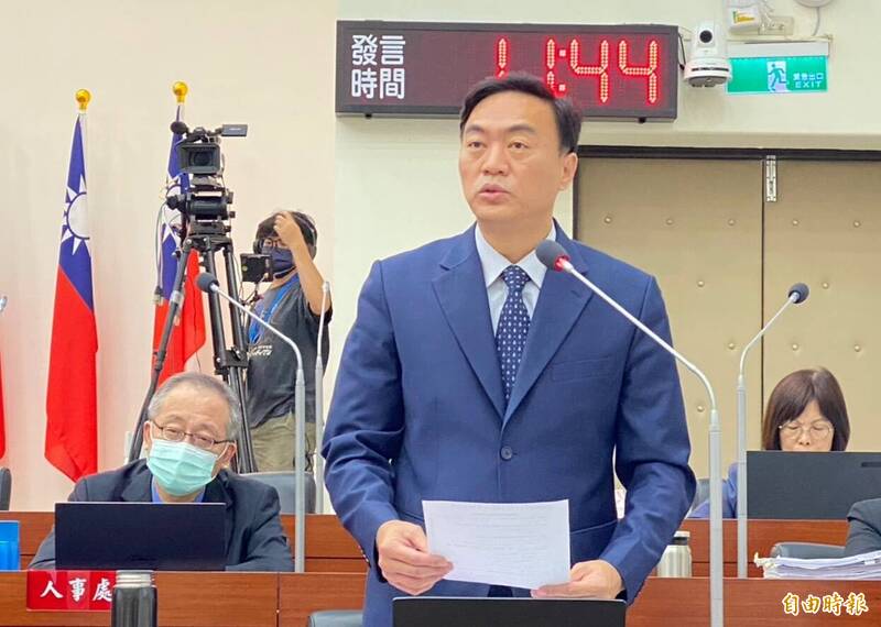 獨家》耍官威! 竹市消防局長供姪女住官舍 公務車載貓美容