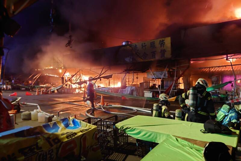 逾60年桃園南門市場燒毀 議員:應盤點全市市場電線消防配置