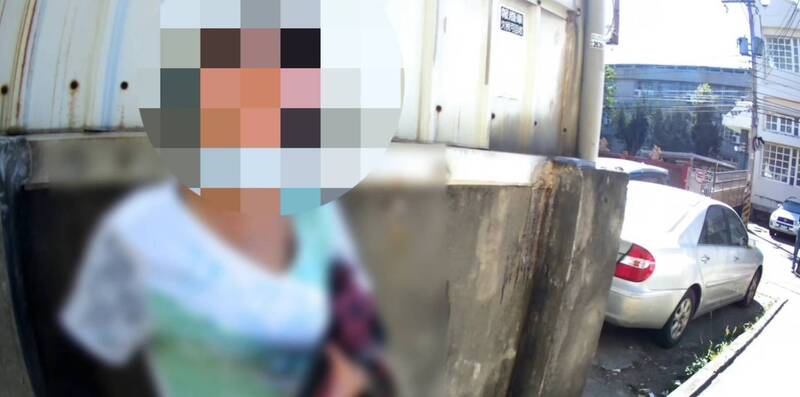 陈妇一度拒绝关心，愤然离去。（警方提供）