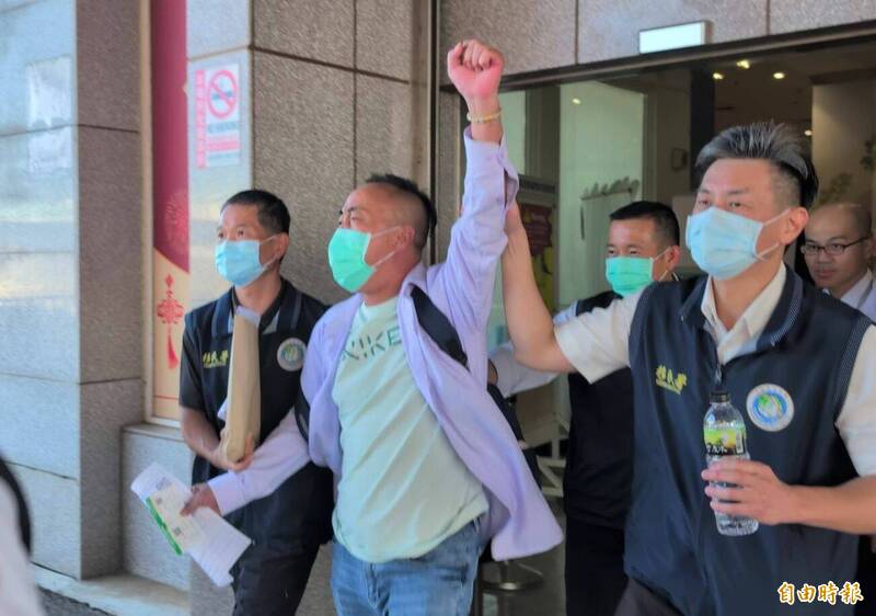 中國男金門散布統戰傳單 移民署押送強制出境、2年不得來台