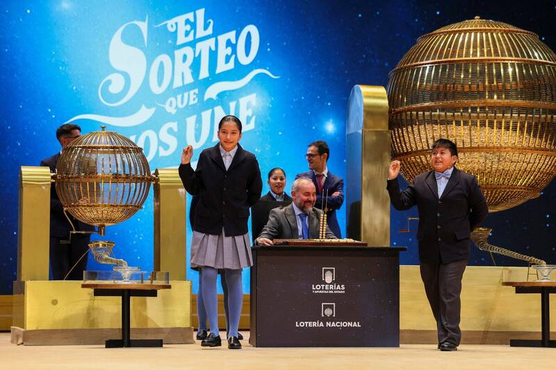 圖為西班牙耶誕節傳統大胖子樂透去年開獎畫面。（路透檔案照）