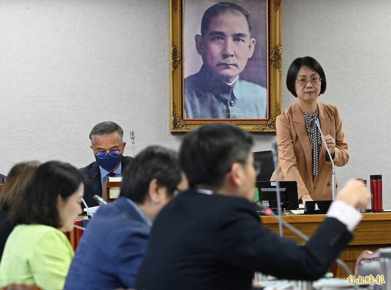 藍白強推反年改 林智群:退休人士領得比上班族多,合理嗎?