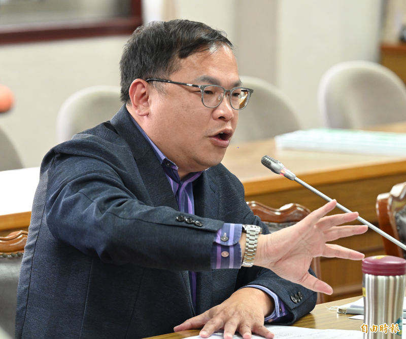 健保補充保費改革惹議  王義川喊話先解決「1問題」：亂七八糟