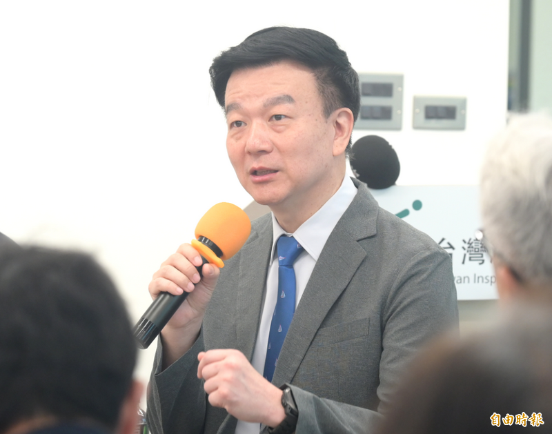 館長赴中尋根還罵台灣人 退將怒轟：剪掉護照「歸根」中國！